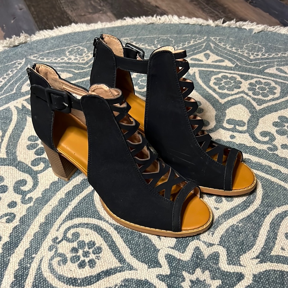 Black Gladiator Sandals Size 9